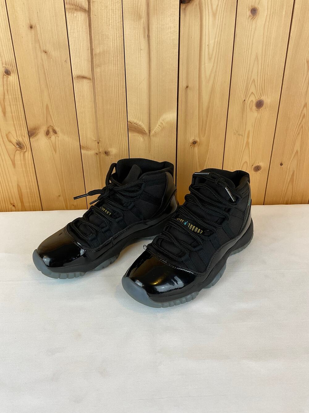 Air Jordan 11 Retro, Gamma Blue - Youth 5.5